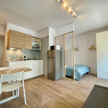Apartment Newly Decorated Near The *