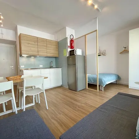 Apartment Newly Decorated Near The
